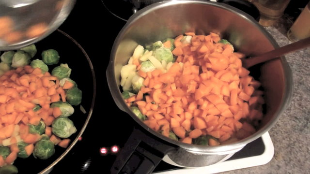 Eintopfvorbereitung mit Rosenkohl,Mohrrüben,Kartoffeln