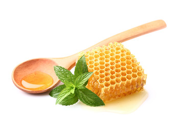 Honeycomb with mint