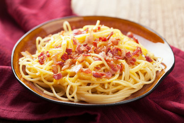spaghetti carbonara
