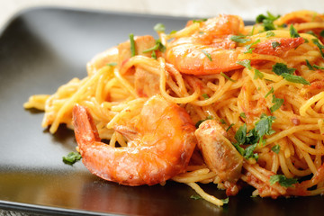 Spaghetti con gamberoni - 57370622