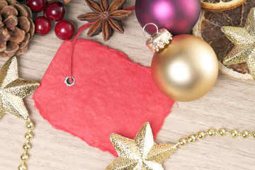 Weihnachtsdekoration mit leerem Schild
