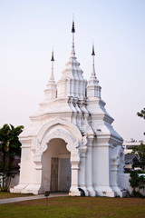 Fototapeta na wymiar Thai temple door