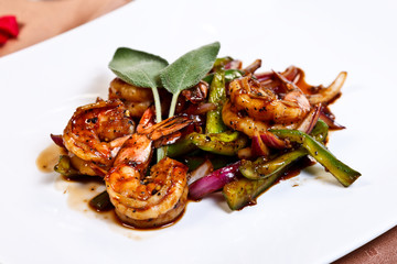 Asian main course - Kratiem prik tai