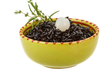 Black boiled rice