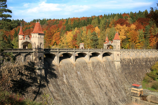 Autumn. Dam Les Kralovstvi in Bila Tremesna, Czech Republic