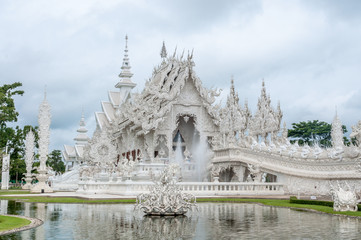 Fototapeta premium White Temple With Reflecting Pond