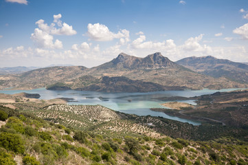 Fototapeta na wymiar Widoki Zahara - El Gastor Reservoir, Kadyks, Andaluzja, Hiszpania