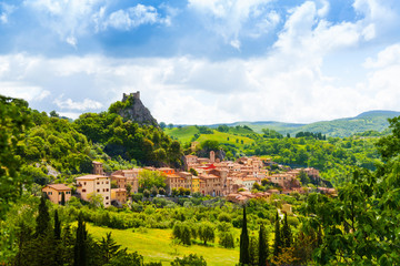 Fototapeta na wymiar Rocabelgna village in Tuscany