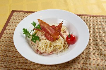 spaghetti carbonara