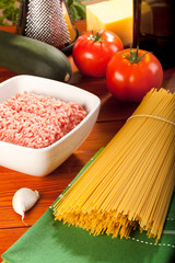 Spaghetti and tomatoes