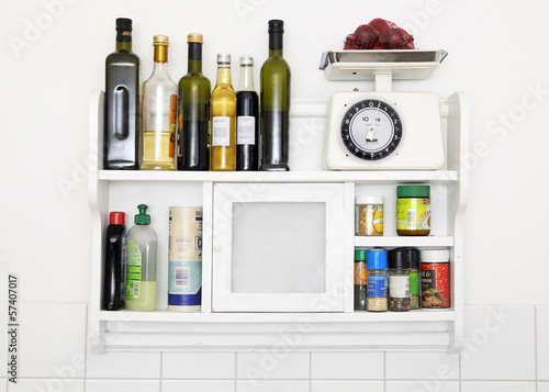 "Küchenregal" Stockfotos und lizenzfreie Bilder auf Fotolia.com - Bild