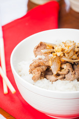 beef sukiyaki with onion on rice