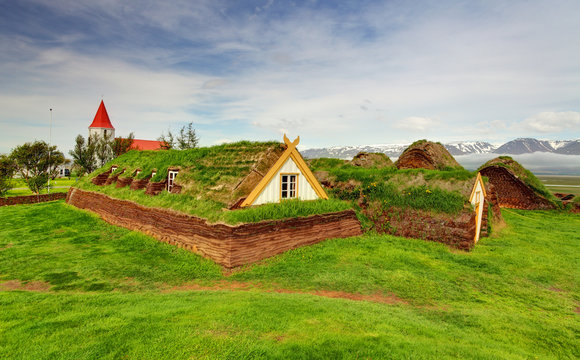 Lawn covering house, iceland original buildings, Glaumbaer