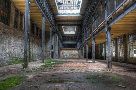 Alte verlassene Industriehalle