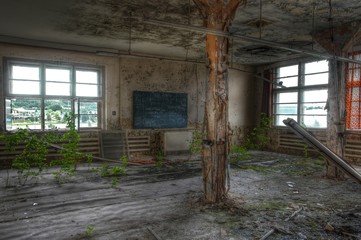 Fototapeta na wymiar Abandond School