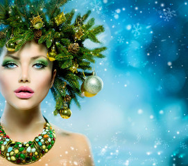 Christmas Woman. Christmas Tree Holiday Hairstyle and Make up