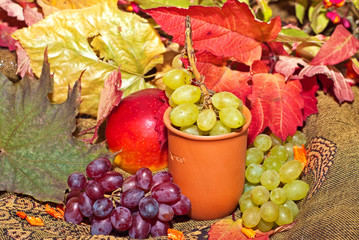 Tönerner Weinkelch mit Deko