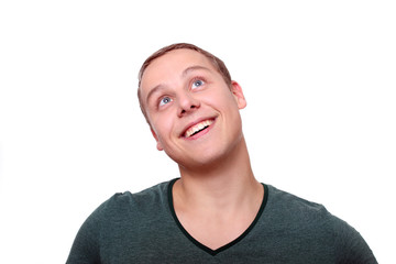 mann schaut nach oben