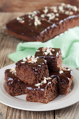Gingerbread cake with chocolate and hazelnuts