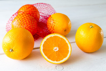 Orangen im Netz