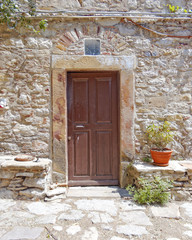 door and flowerpot