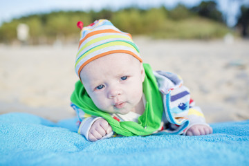 Niemowlę na plaży © blizarre
