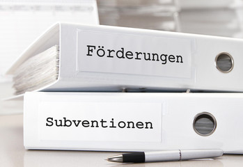 Förderungen und Subventionen - Anträge in Aktenordnern
