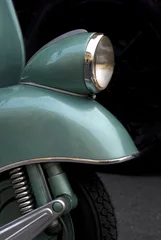 Wandcirkels aluminium Close up van klassieke vintage scooter © Dmytro Surkov