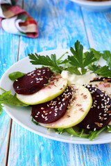 crisp salad with beetroot and apple