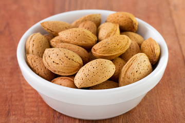 almond in bowl