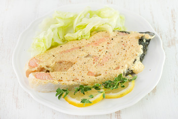 salmon with salad and lemon