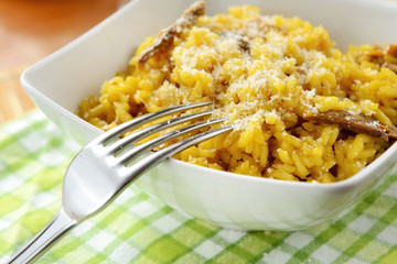 Risotto giallo con funghi porcini