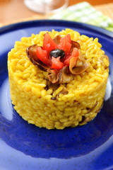 Risotto giallo con i funghi