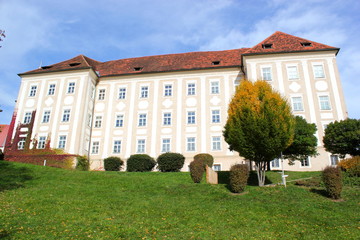 Fototapeta na wymiar Fasada Schloss Piber w Styrii Zachodniej
