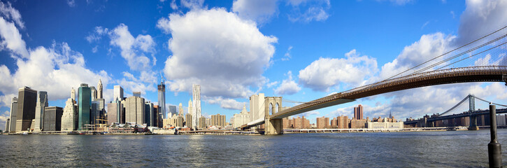 Manhattan skyline and Brooklyn Bridge, New York