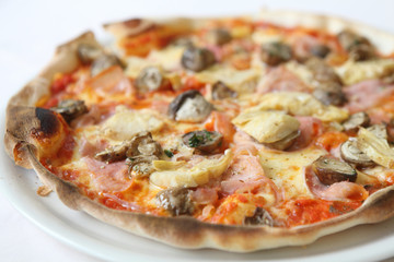 Pizza ham and mushroom
