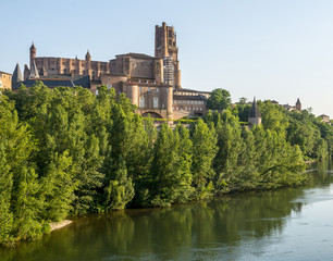 Fototapeta na wymiar Albi, cathedral and river