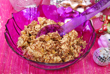 christmas noodles with poppy seeds and raisins