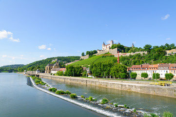 Obraz premium The Marienberg fortress and the Main river in Würzburg, Germany