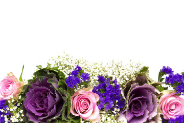 Blumendekoration blau rosa