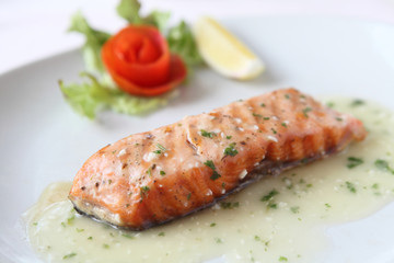 salmon steak with lemon sauce