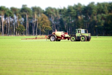 Fototapeta premium Pflanzenschutz,Feldspritze