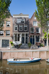 Fototapeta na wymiar boczny kanał House Amsterdam Holandia
