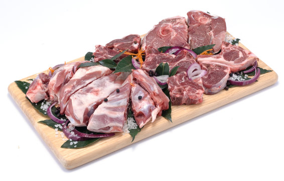 Carne di agnello in parti