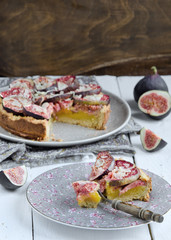 Fig homemade tart with almonds