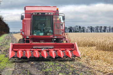 combine for harvesting corn
