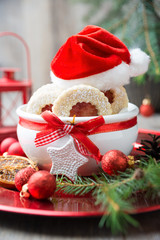 Terrassenkekse mit Marmeladenfüllung