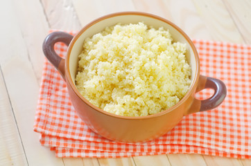 kuskus in bowl