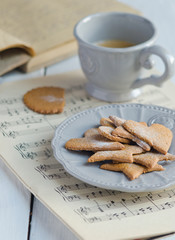 Ginger biscuits with cup of coffee