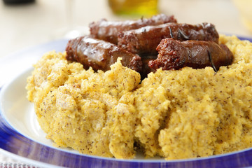 Salsiccia con polenta